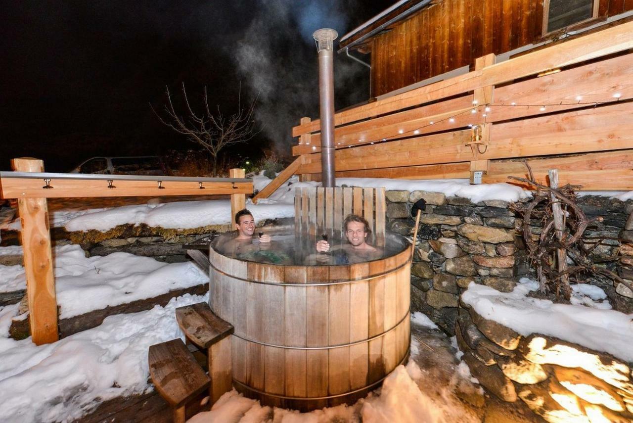 Chambres D'Hote Le Brin De Paille Saint-Martin-de-Queyrières Екстериор снимка